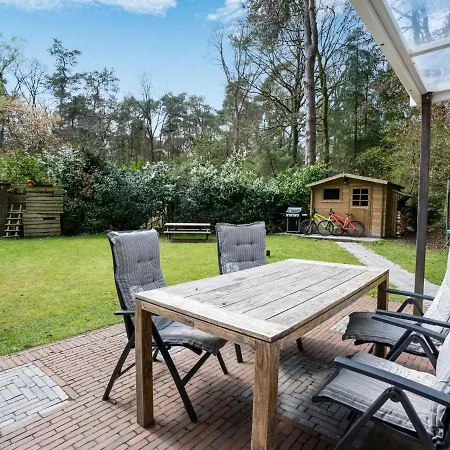 Secluded Bungalow In Laag-soeren With Garden בית נופש